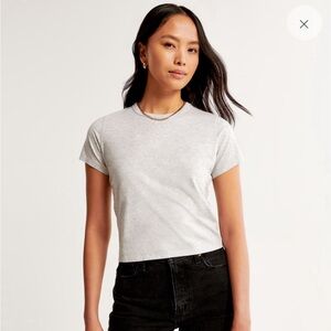 Abercrombie soft essentials tee Medium